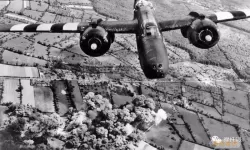 轰炸机小队降落被摧毁